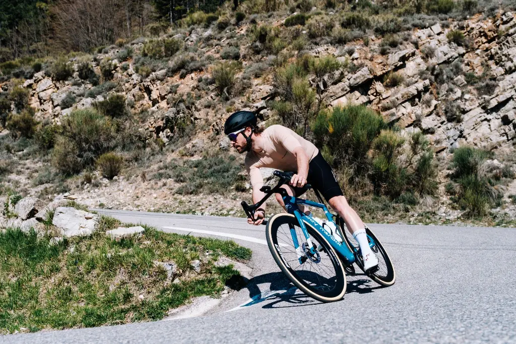 @cyclingmedia_agency - Le Coffee Ride - Ultimate Jersey - Milan-Sanremo - Day 1 - 20.3.2026_0022.webp