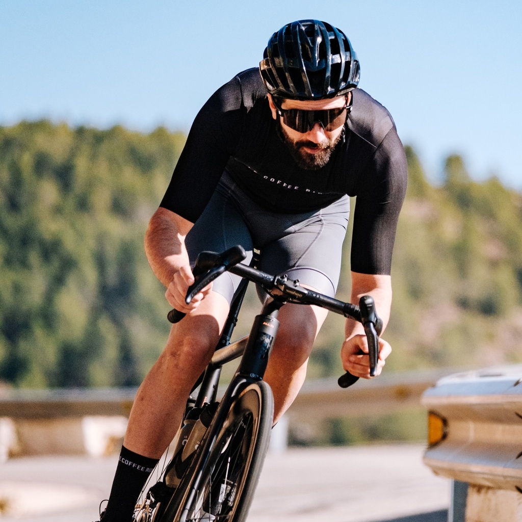 https://www.lecoffeeride.cc/wp-content/uploads/2024/03/@cyclingmedia_agency-Le-Coffee-Ride-Shooting-2024-Summer-Collection-12.1.2024-96.jpg